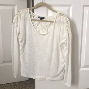 Casual yet classy top.  great with colored jeans!!